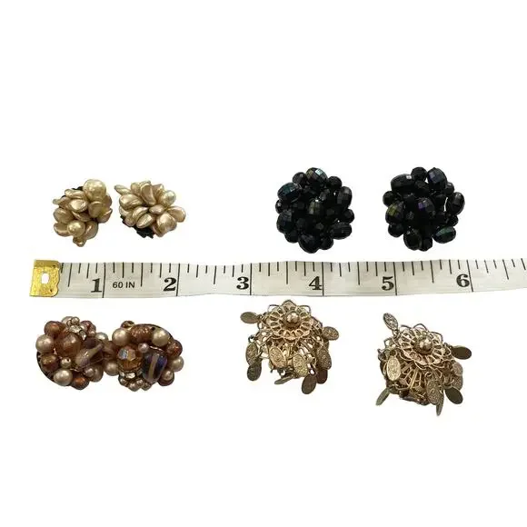 4 pairs of vintage cluster clip-on earrings (Black, Gold, Cream, Rose Gold) - Picture 3 of 7